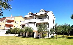 Apartments Ana Medulin